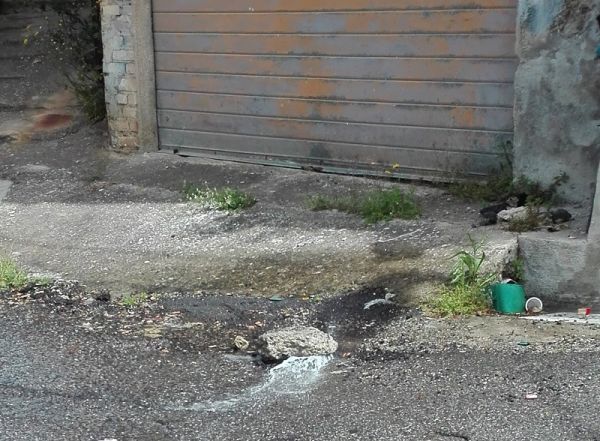 Fratelli d'Italia-AN, pericolosa perdita d'acqua a Sambatello