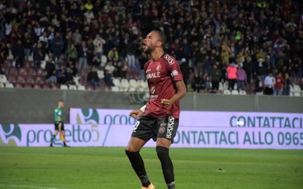 COMO - REGGINA 0-1: vittoria di rigore, amaranto corsari