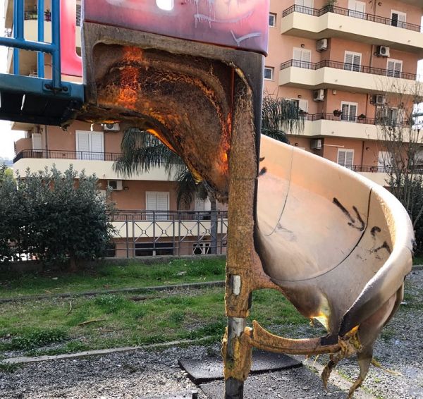 Comune di Reggio Calabria, incendio giostra