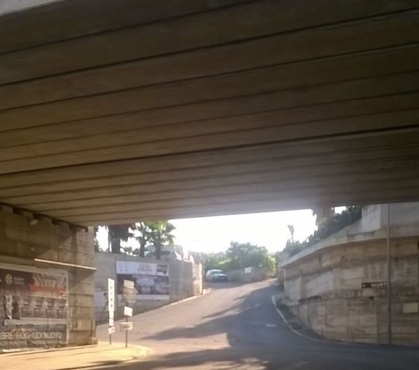 Comune di Reggio Calabria, sgomberata la rotatoria di Pellaro San Leo