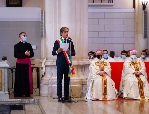 Comune di Reggio Calabria, Sindaco offre Cero Votivo a Maria S.S.