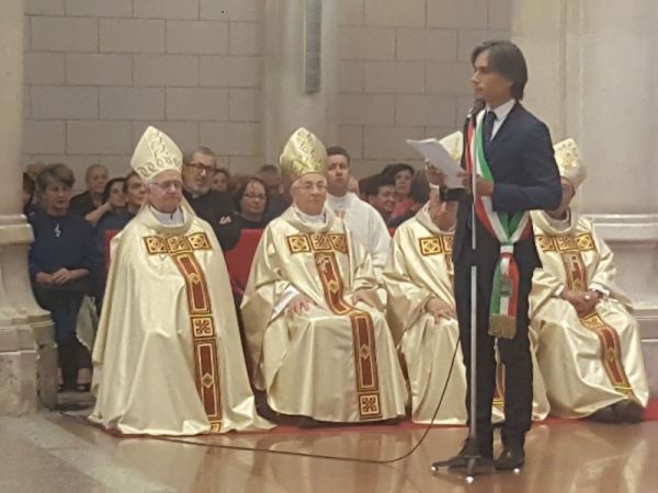 Comune di Reggio Calabria, sindaco offre Cero Votivo