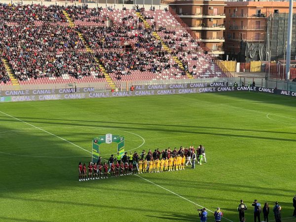 REGGINA - FROSINONE 0-3: disastro Camporese, la Reggina affonda