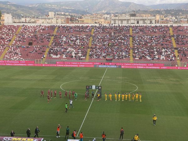 Reggina - Parma 2-1: gli amaranto fanno sul serio, Menez e Galabinov stendono Buffon