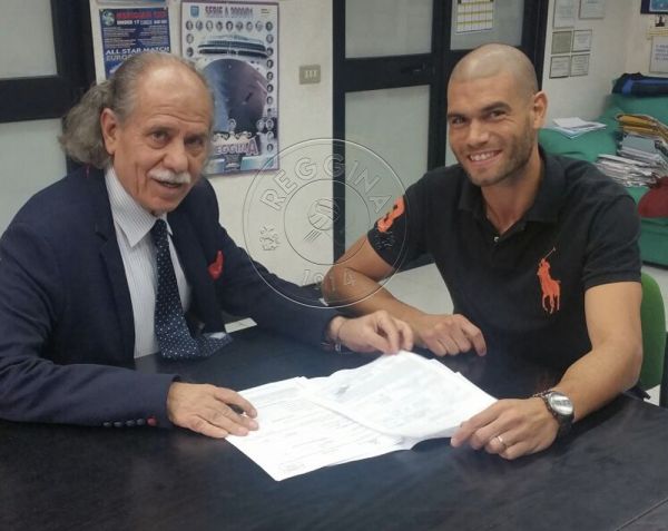 Reggina: Ufficiale l'arrivo del centrocampista Mezavilla