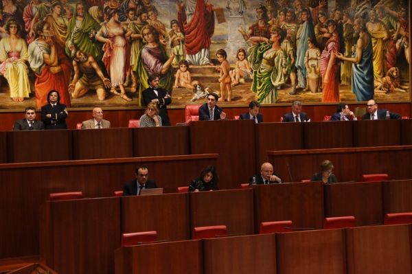 Regione Calabria, Battaglia ritira proposta di legge su vitalizio consiglieri