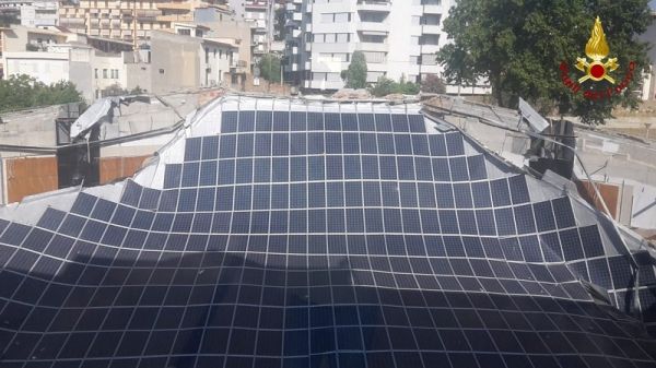 Vigili del Fuoco Reggio Calabria, crollo tetto Sala Calipari