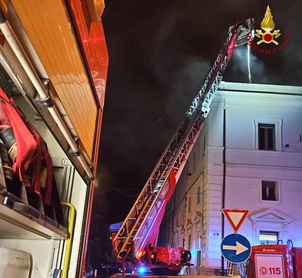 Vigili del Fuoco Reggio Calabria, incendio corte d'appello