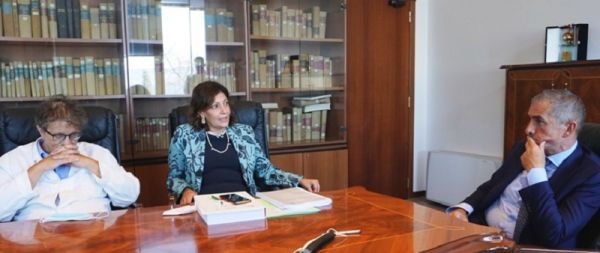 Grande Ospedale Metropolitano, visita del sottosegretario Costa