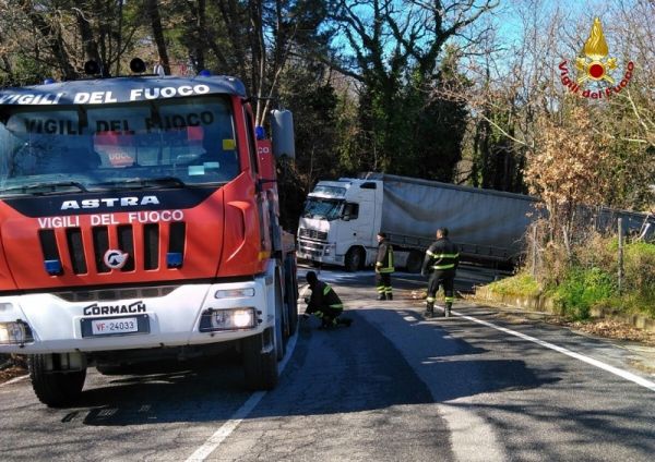 Vigili del Fuoco Catanzaro, articolato fuori strada
