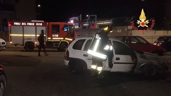 Vigili del Fuoco Catanzaro, incendiate 2 autovetture