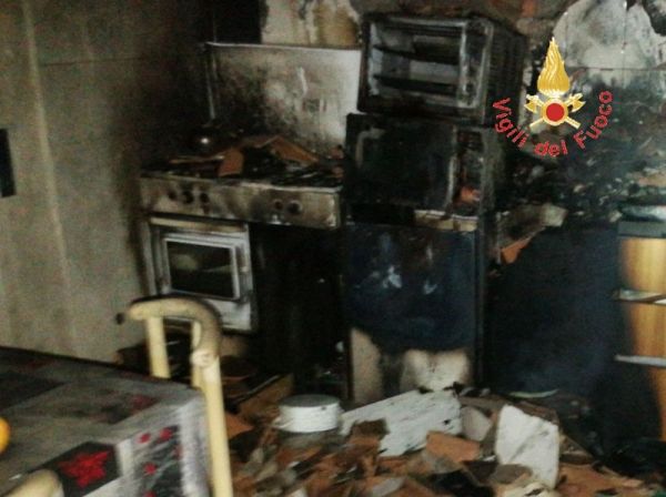 Vigili del Fuoco Catanzaro, incendio abitazione