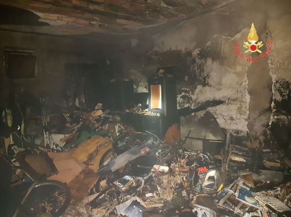 Vigili del Fuoco Catanzaro, incendio in una palazzina