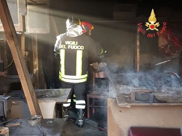 Vigili del Fuoco Catanzaro, incendio magazzino