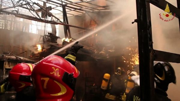 Vigili del Fuoco, intervento a Gioia Tauro per incendio