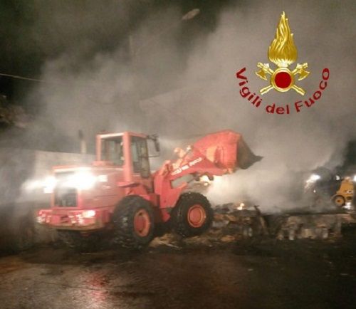 Vigili del Fuoco Reggio Calabria, incendio semirimorchio