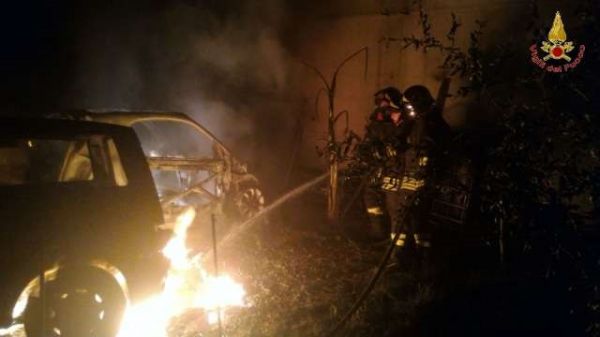 Vigili del Fuoco Soverato, incendio autovetture